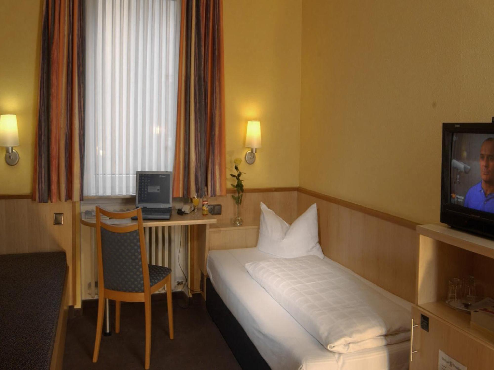 City Partner Hotel Strauss Würzburg Esterno foto